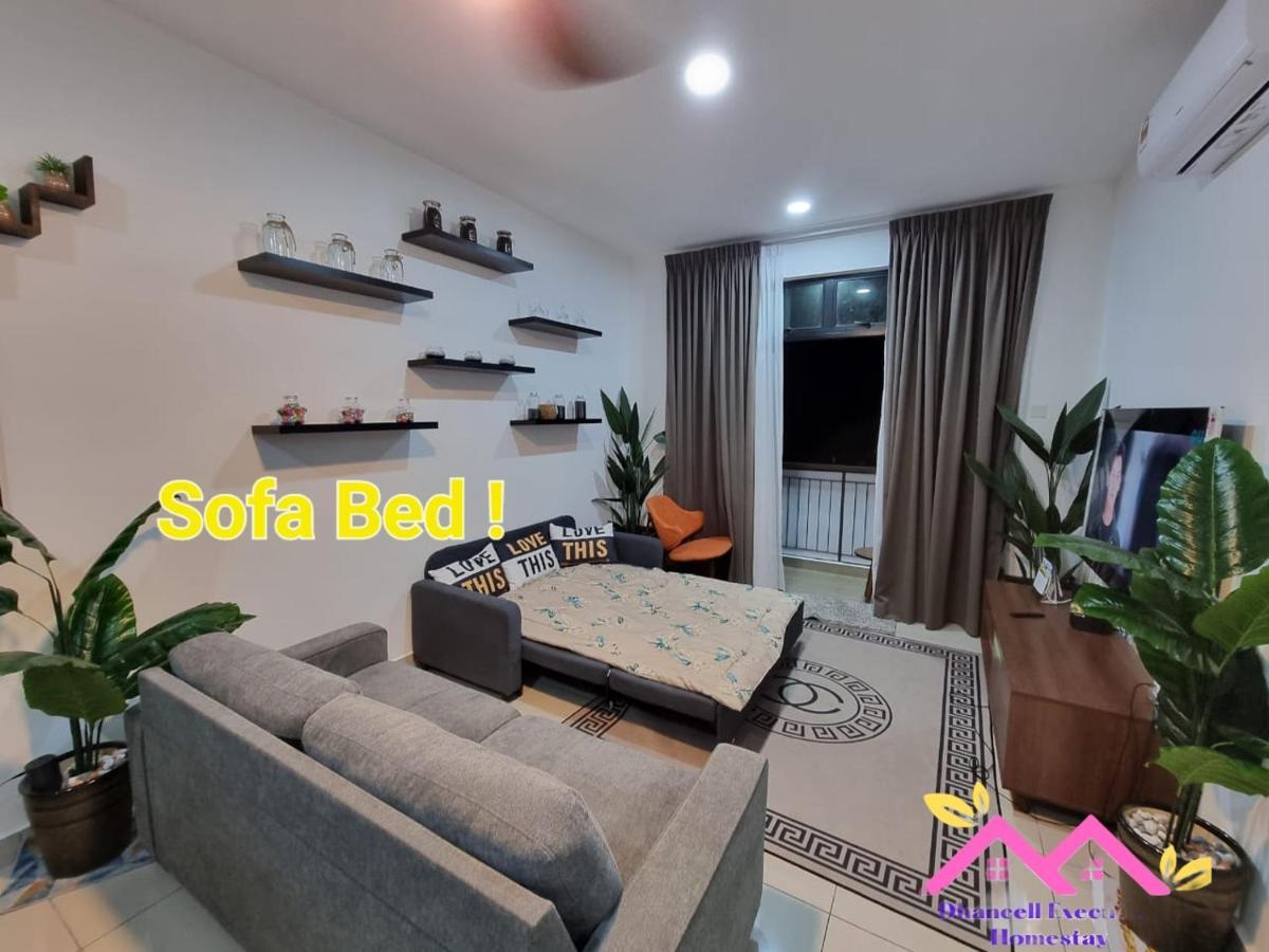 Johor Dhancell Executive 8 Pax Netflix Wifi Apartment Desaru