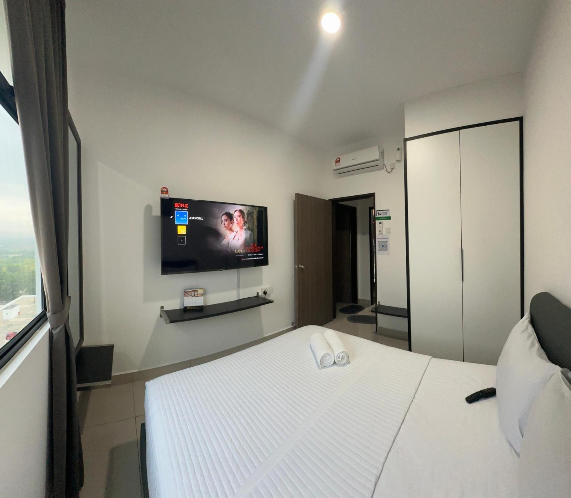 Johor Dhancell Executive 8 Pax Netflix Wifi *